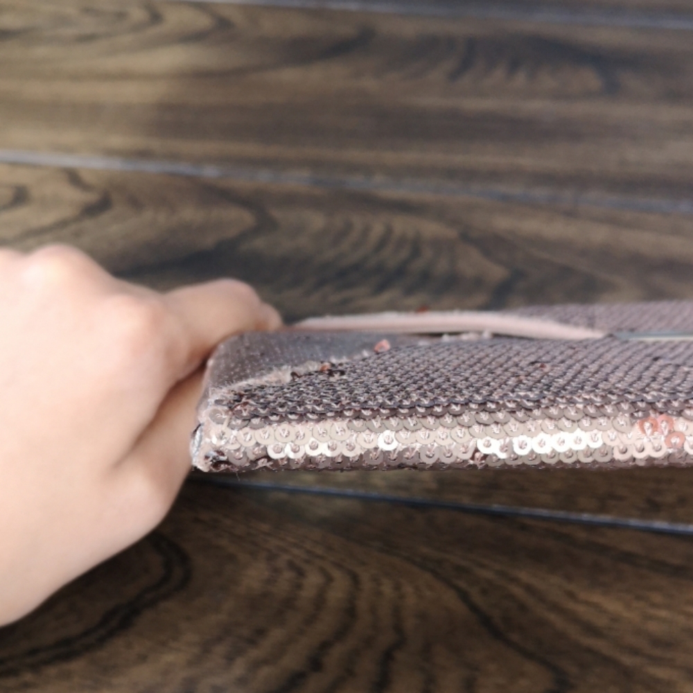 BCBG clutch - Picture 3 of 7